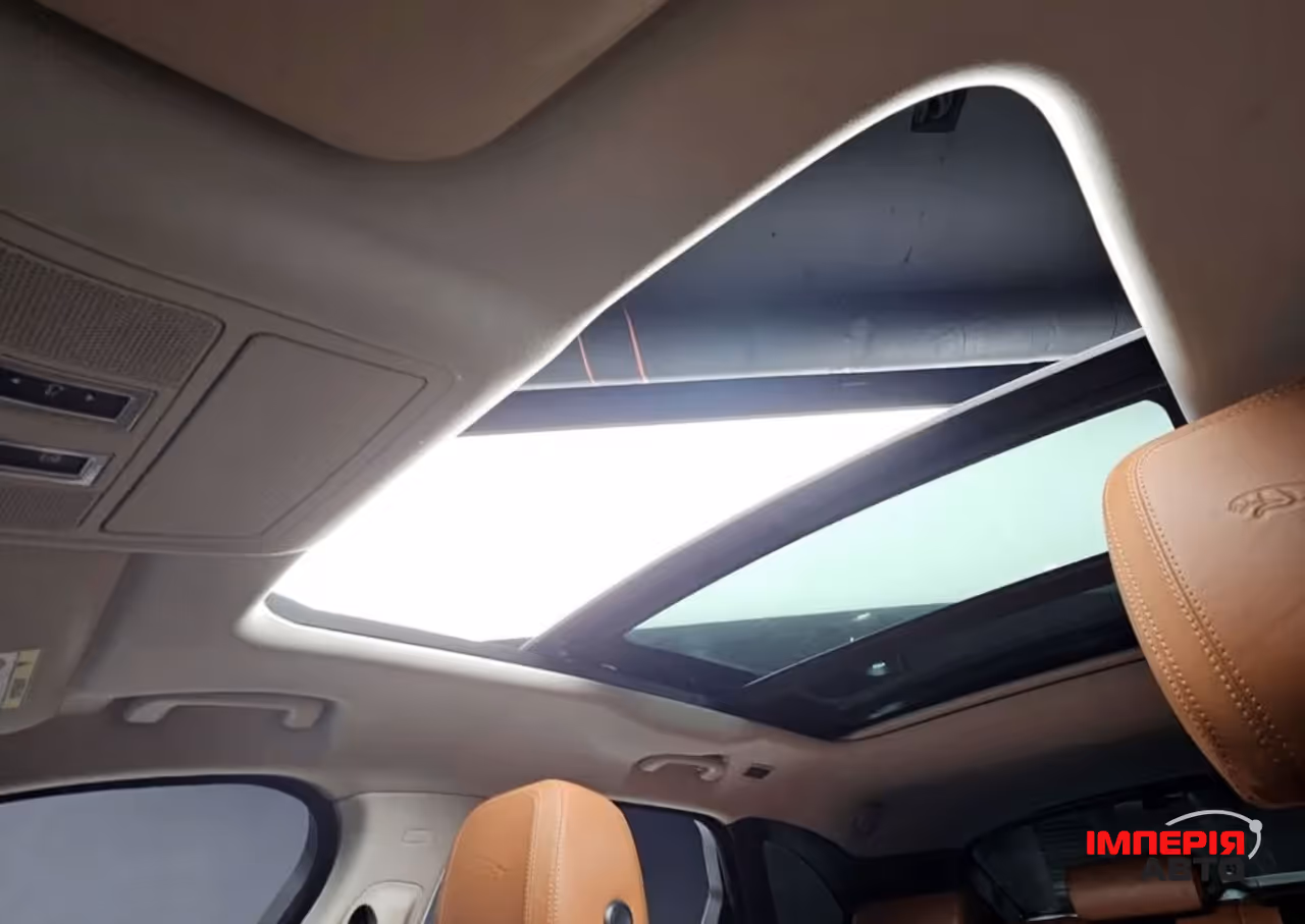 Jaguar F-Pace - фото 11