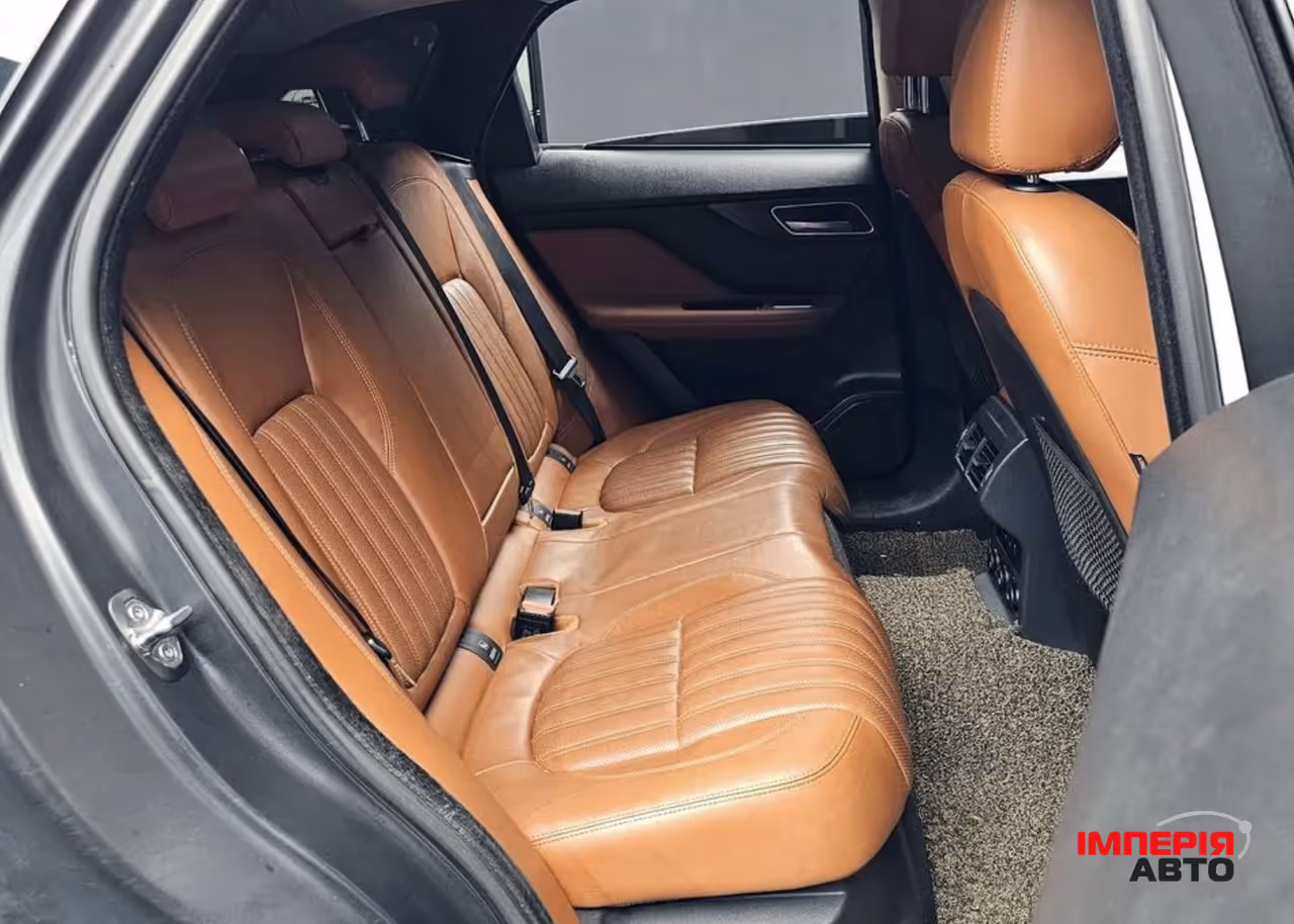 Jaguar F-Pace - фото 6