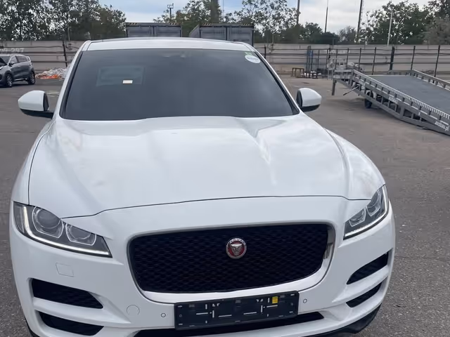 Jaguar F-Pace - фото 1