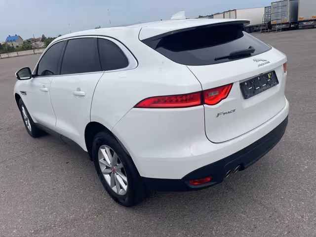 Jaguar F-Pace - фото 3
