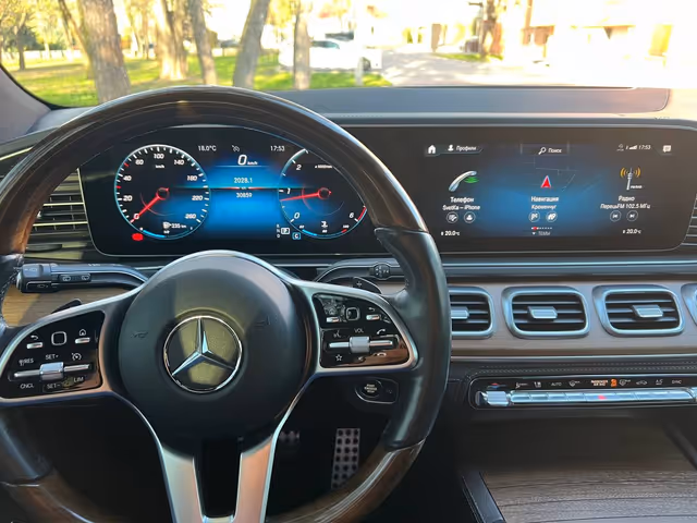 Mercedes-Benz GLS - фото 5