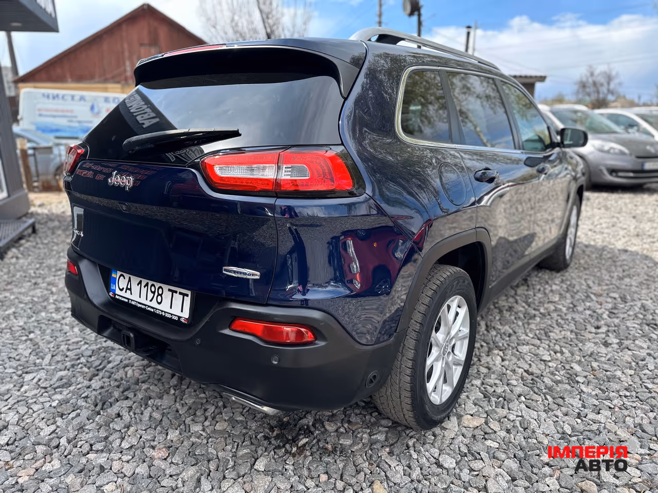 Jeep Cherokee - фото 12