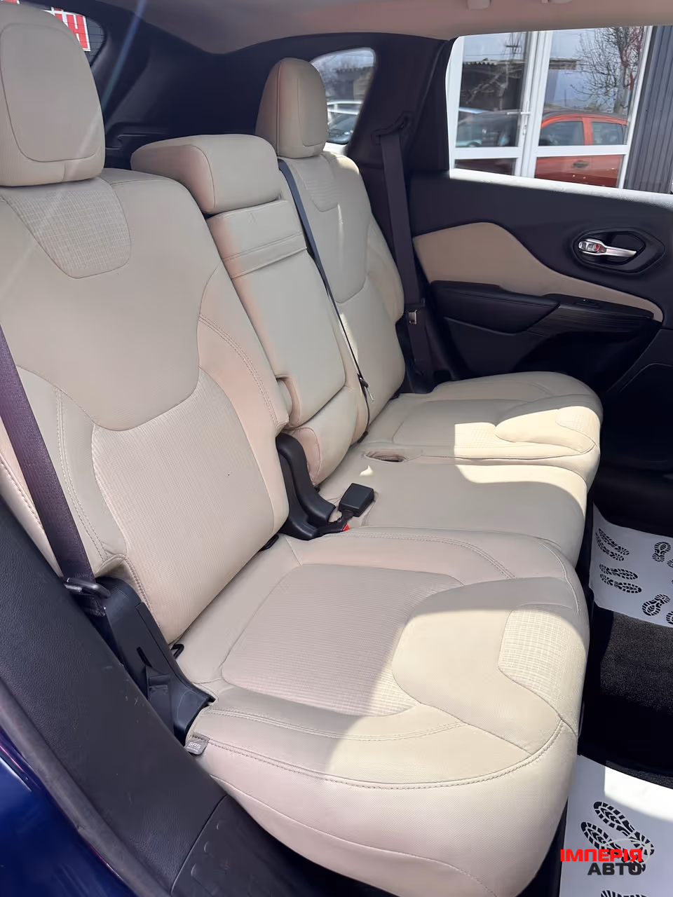 Jeep Cherokee - фото 13