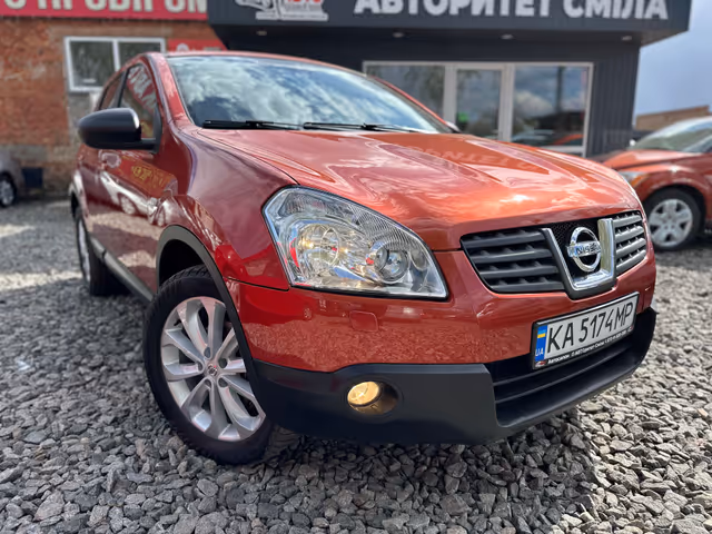 Nissan Qashqai - фото 1