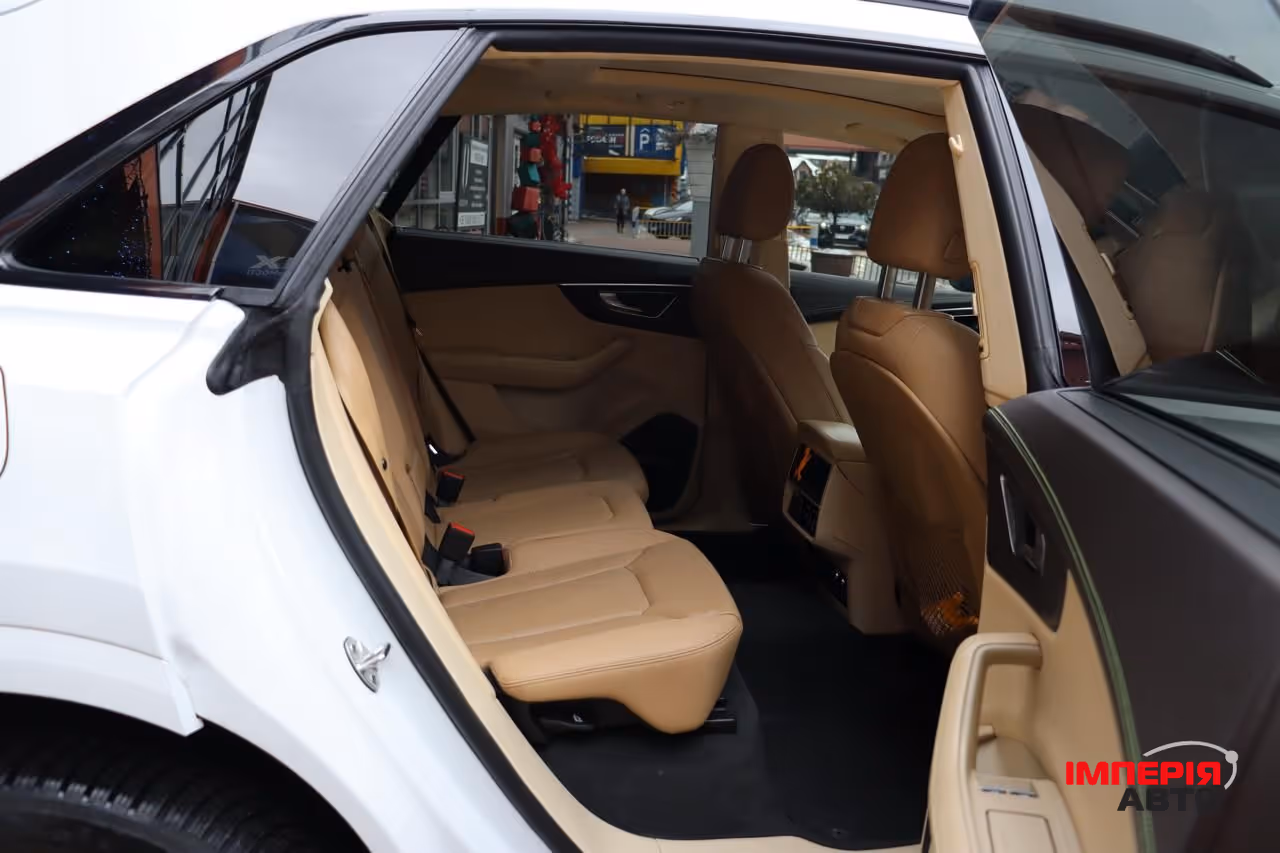 Audi Q8 - фото 9