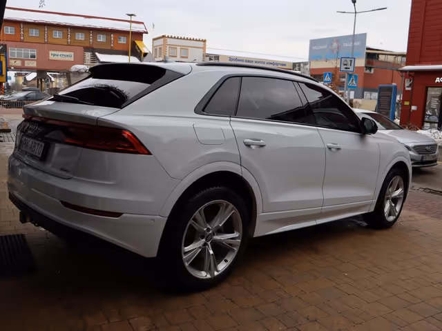 Audi Q8 - фото 3
