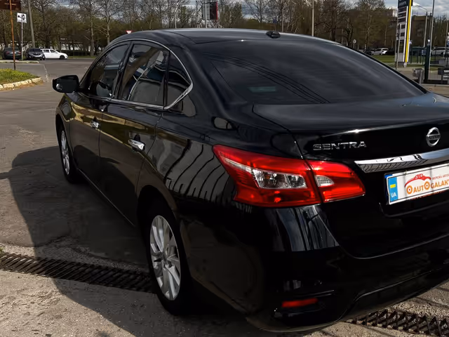 Nissan Sentra - фото 3
