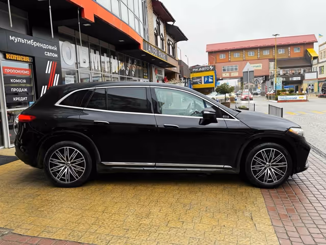 Mercedes-Benz EQS SUV - фото 3