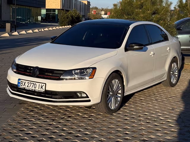 Volkswagen Jetta - фото 2