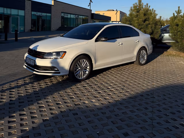 Volkswagen Jetta - фото 4