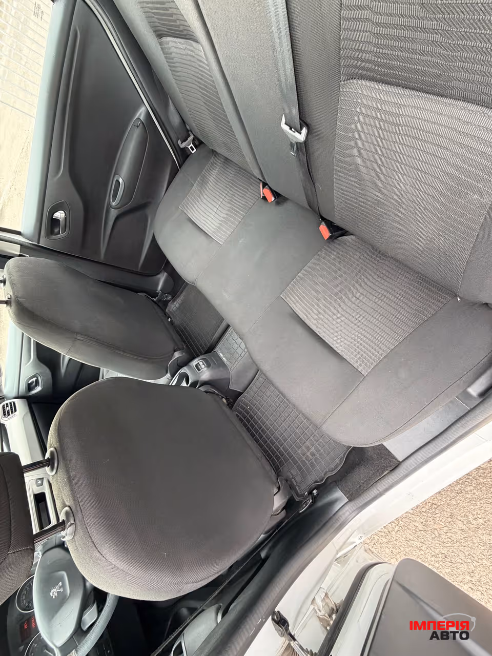 Peugeot 301 - фото 14