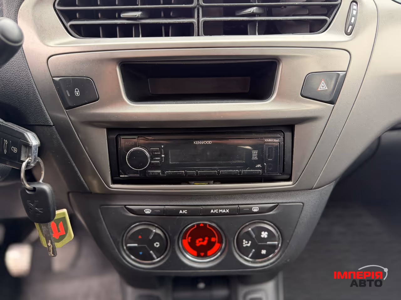 Peugeot 301 - фото 10