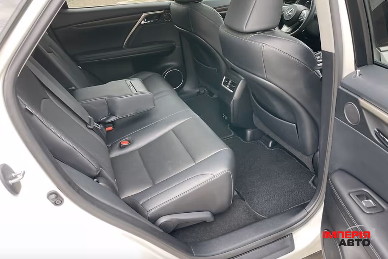 Lexus RX - фото 11