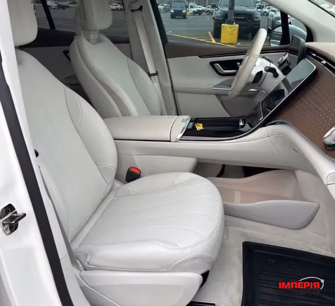 Mercedes-Benz EQE SUV - фото 8