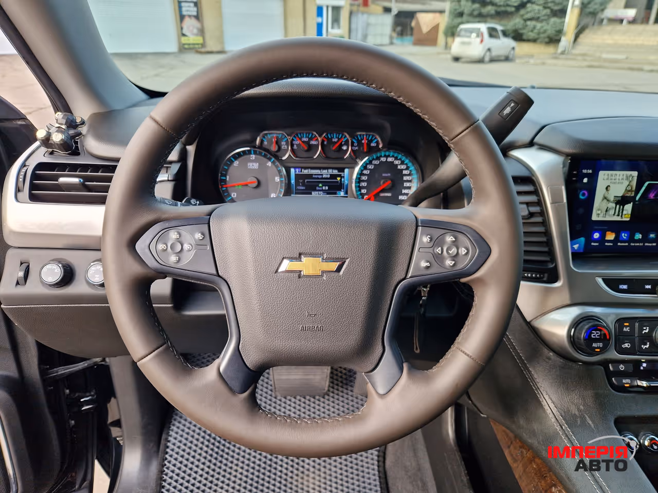 Chevrolet Tahoe - фото 12