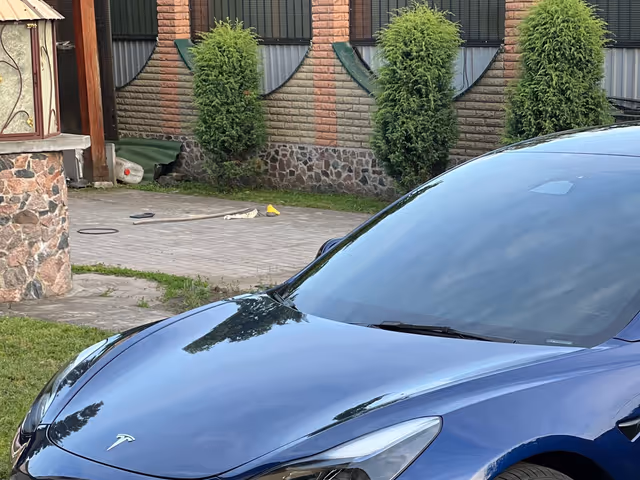 Tesla Model 3 - фото 2