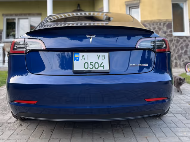 Tesla Model 3 - фото 5