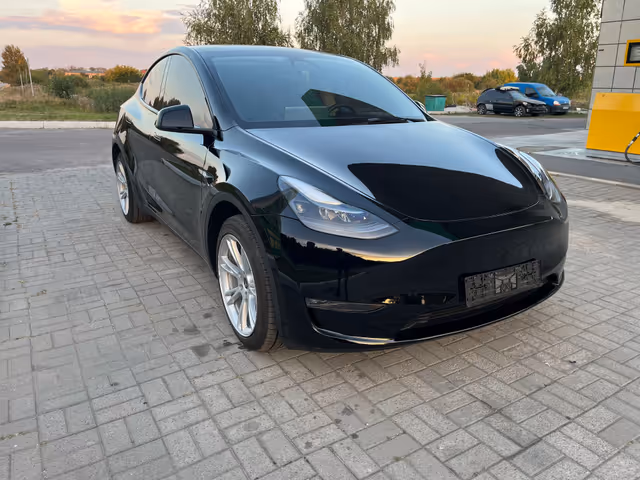Tesla Model Y - фото 3