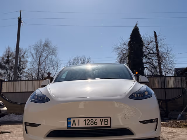 Tesla Model Y - фото 2