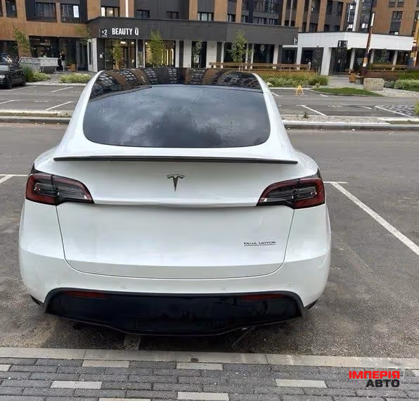 Tesla Model Y - фото 5