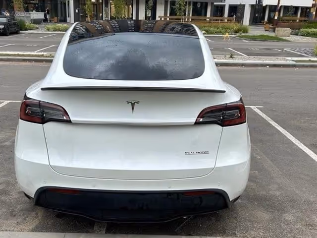 Tesla Model Y - фото 5
