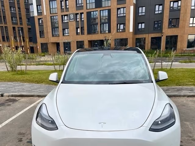 Tesla Model Y - фото 3