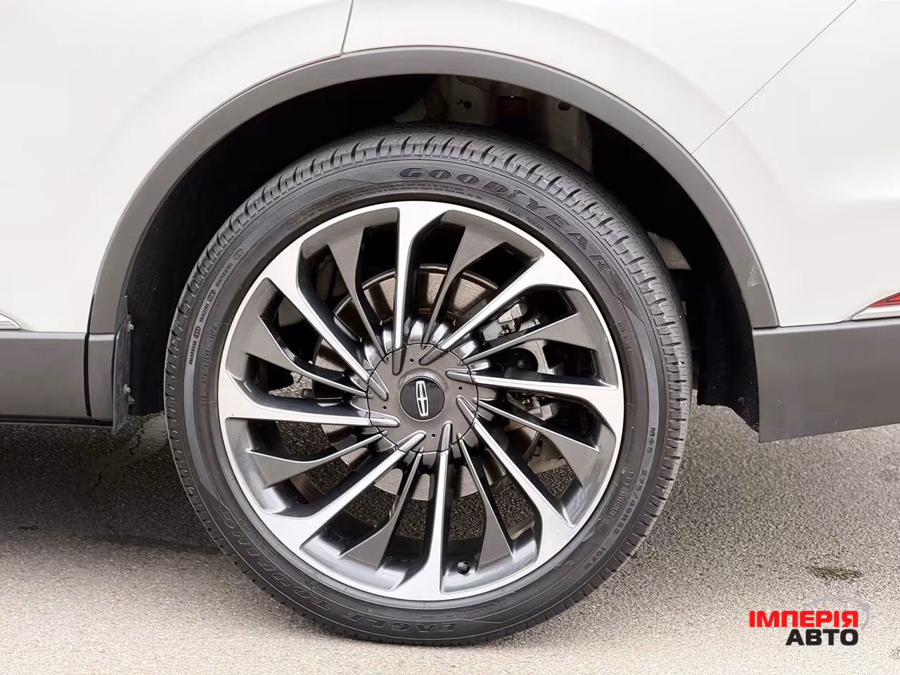 Lincoln Aviator - фото 42