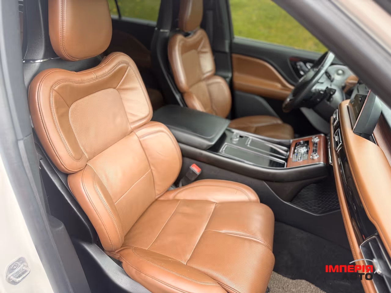Lincoln Aviator - фото 36