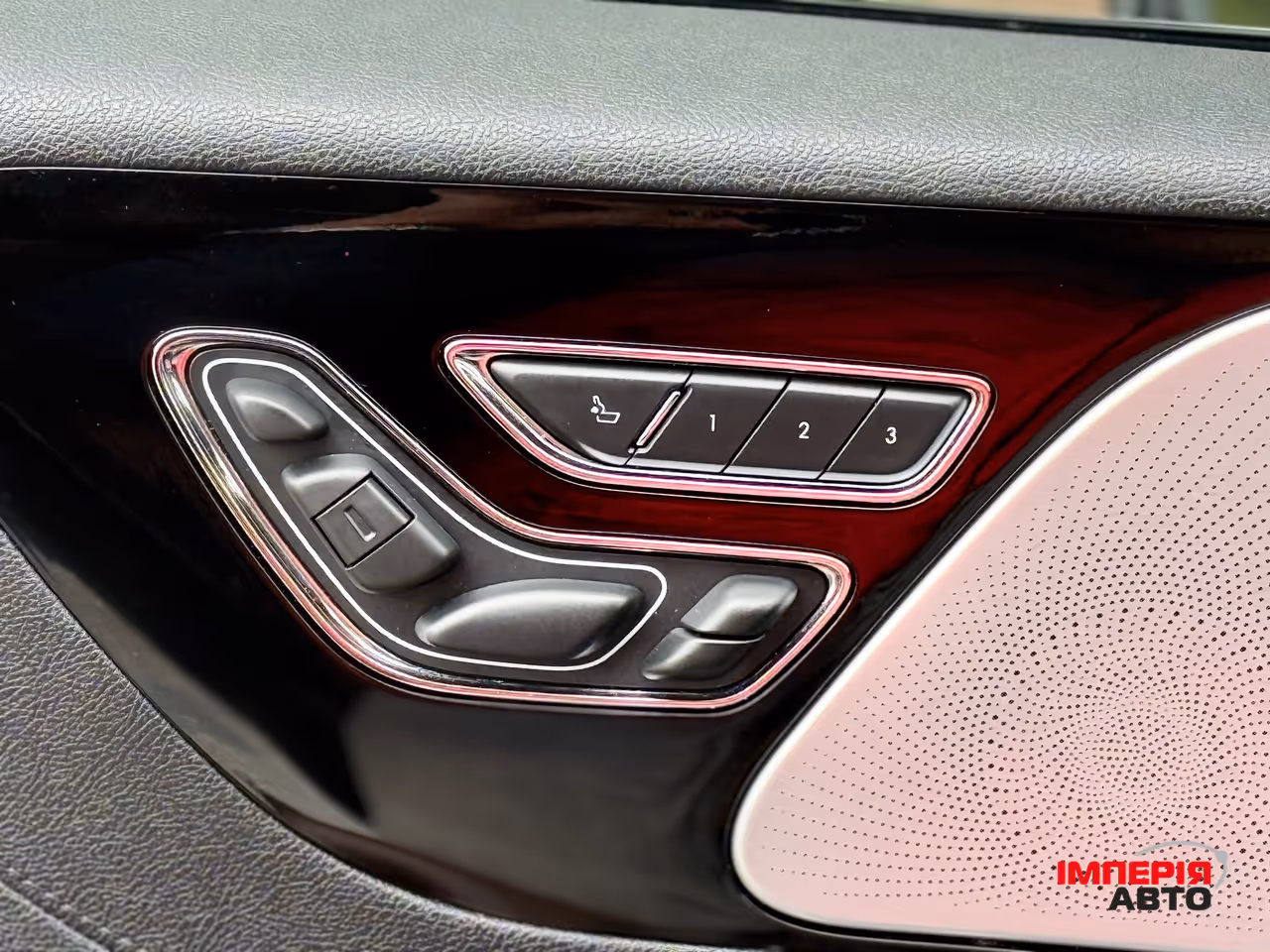Lincoln Aviator - фото 26
