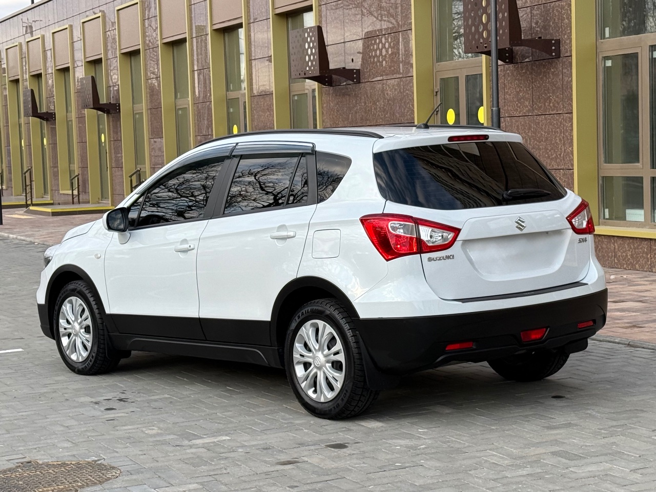 Suzuki SX4 - фото 13