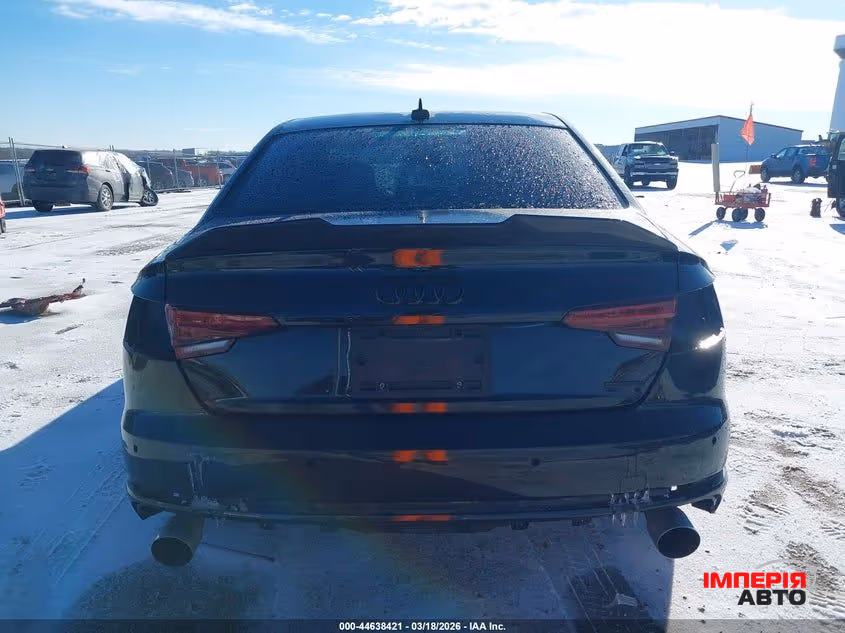 Audi A4 - фото 5