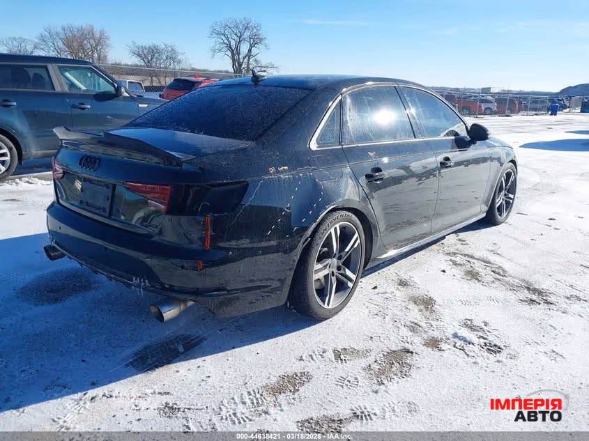 Audi A4 - фото 6