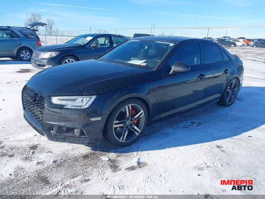 Audi A4 - фото 3