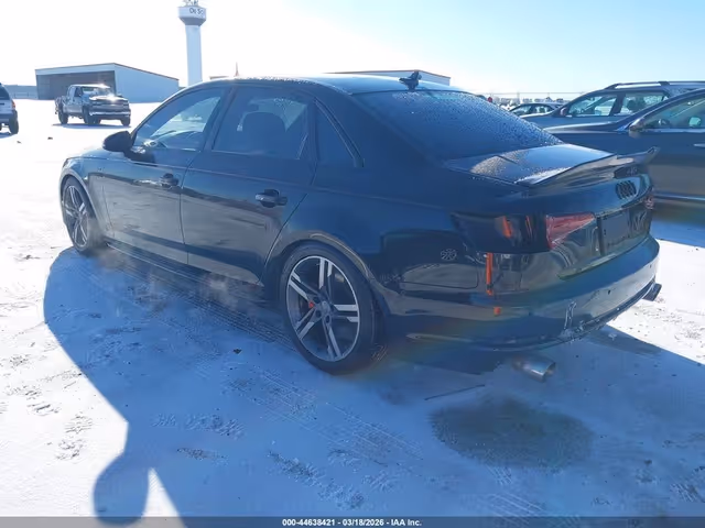 Audi A4 - фото 4