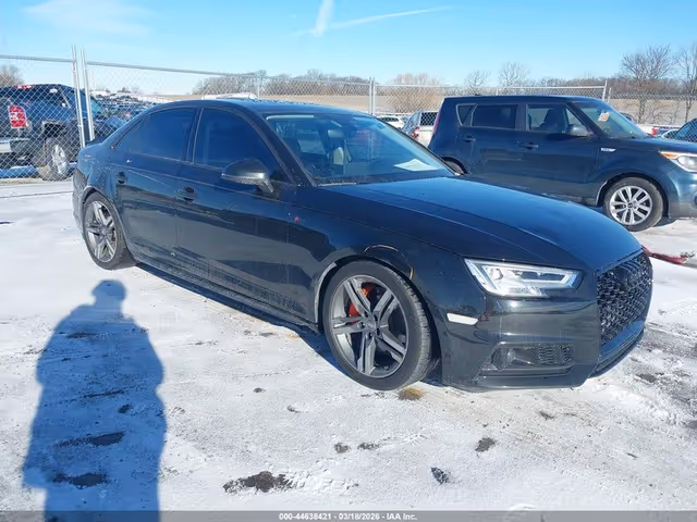 Audi A4 - фото 1