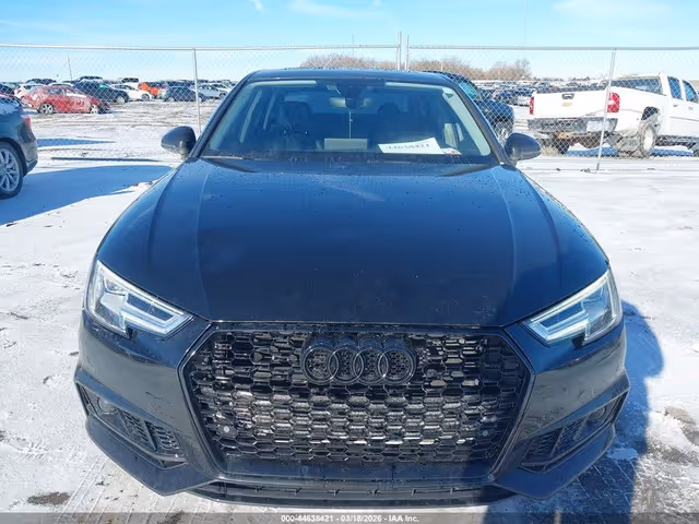 Audi A4 - фото 2