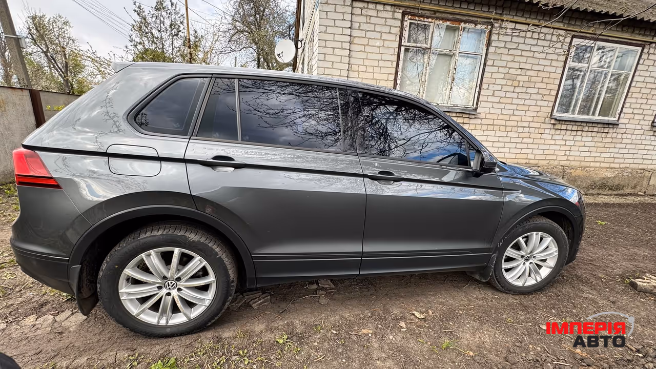 Volkswagen Tiguan - фото 4