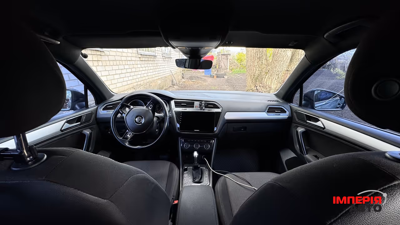 Volkswagen Tiguan - фото 6