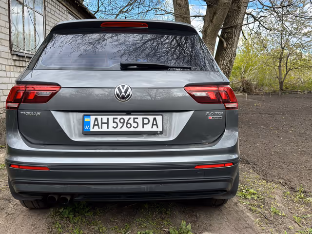 Volkswagen Tiguan - фото 3
