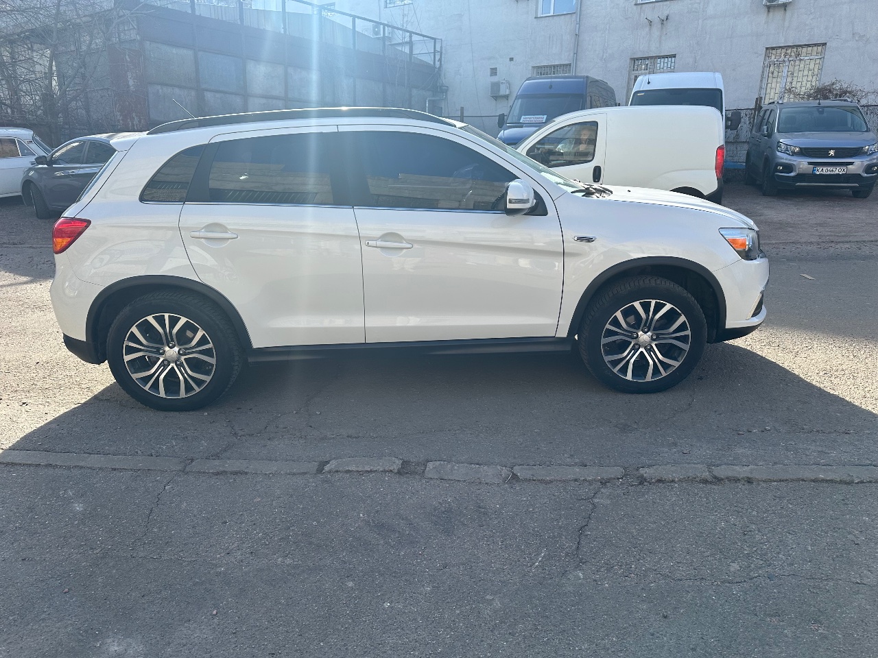 Mitsubishi Outlander Sport - фото 10