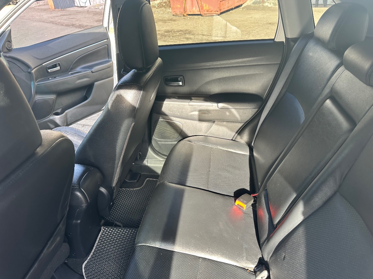 Mitsubishi Outlander Sport - фото 12