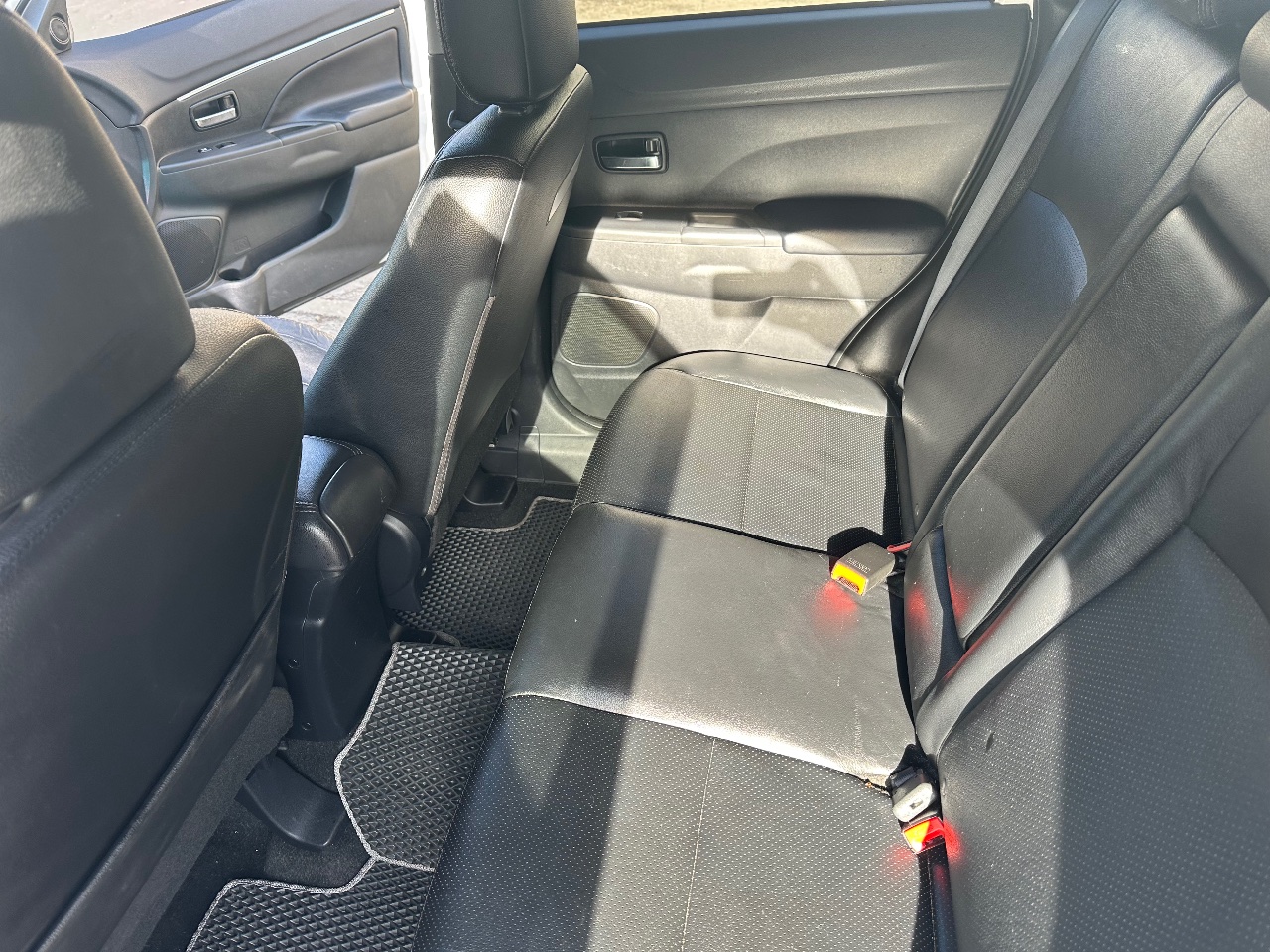 Mitsubishi Outlander Sport - фото 13