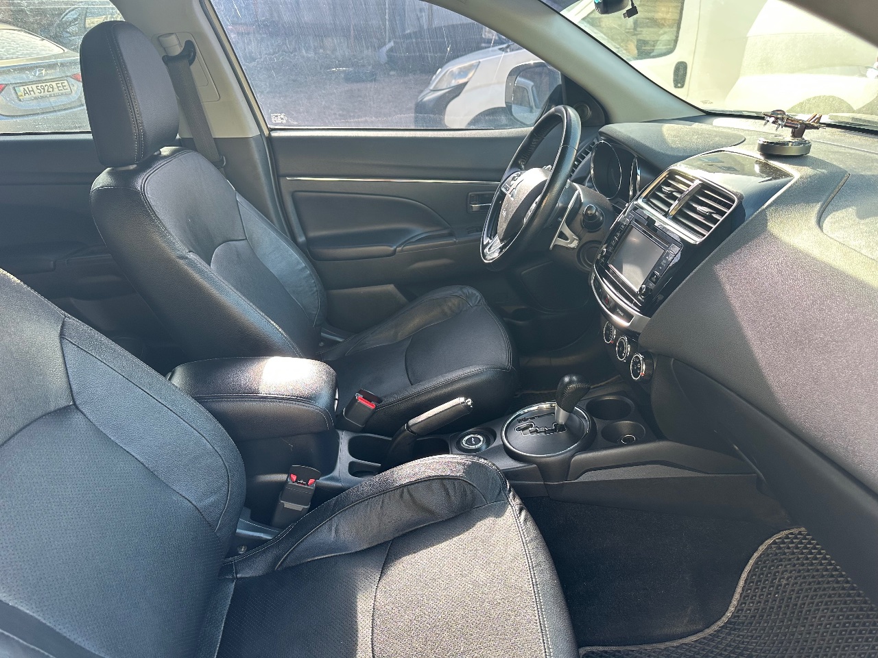 Mitsubishi Outlander Sport - фото 5