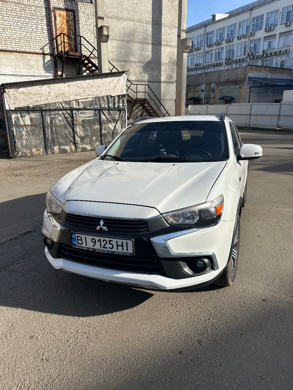 Mitsubishi Outlander Sport - фото 1