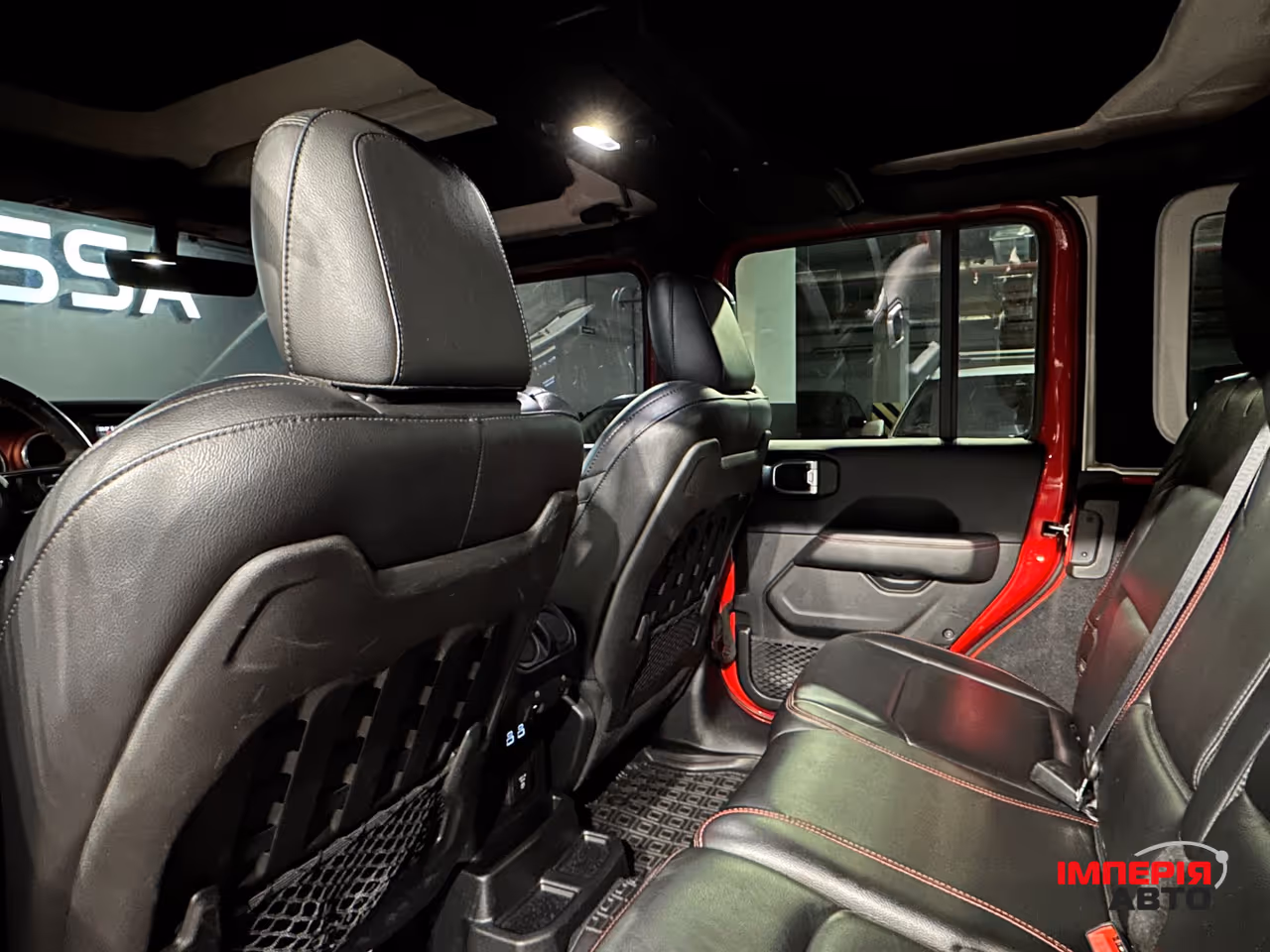 Jeep Wrangler - фото 9