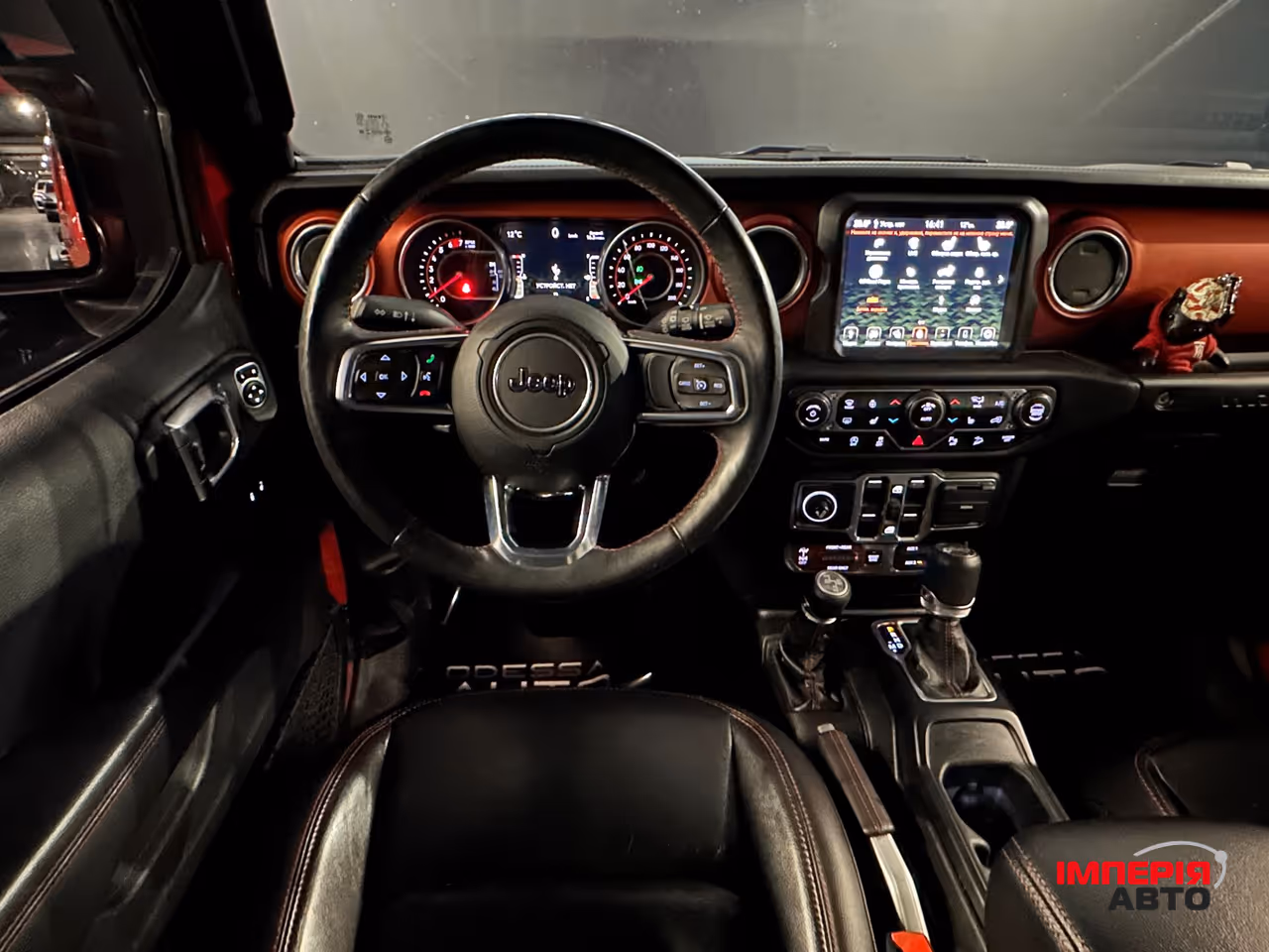 Jeep Wrangler - фото 12