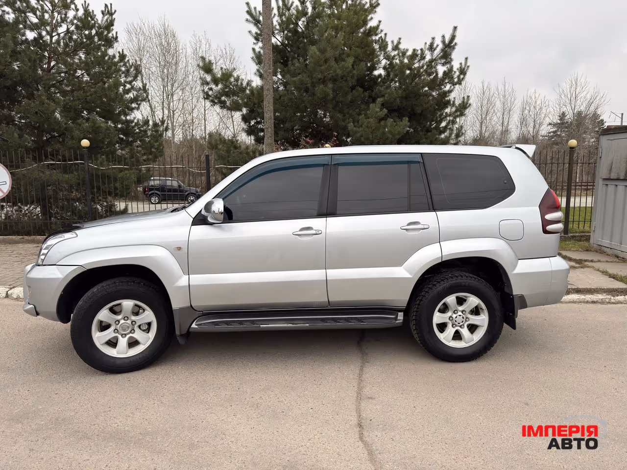 Toyota Land Cruiser Prado - фото 3