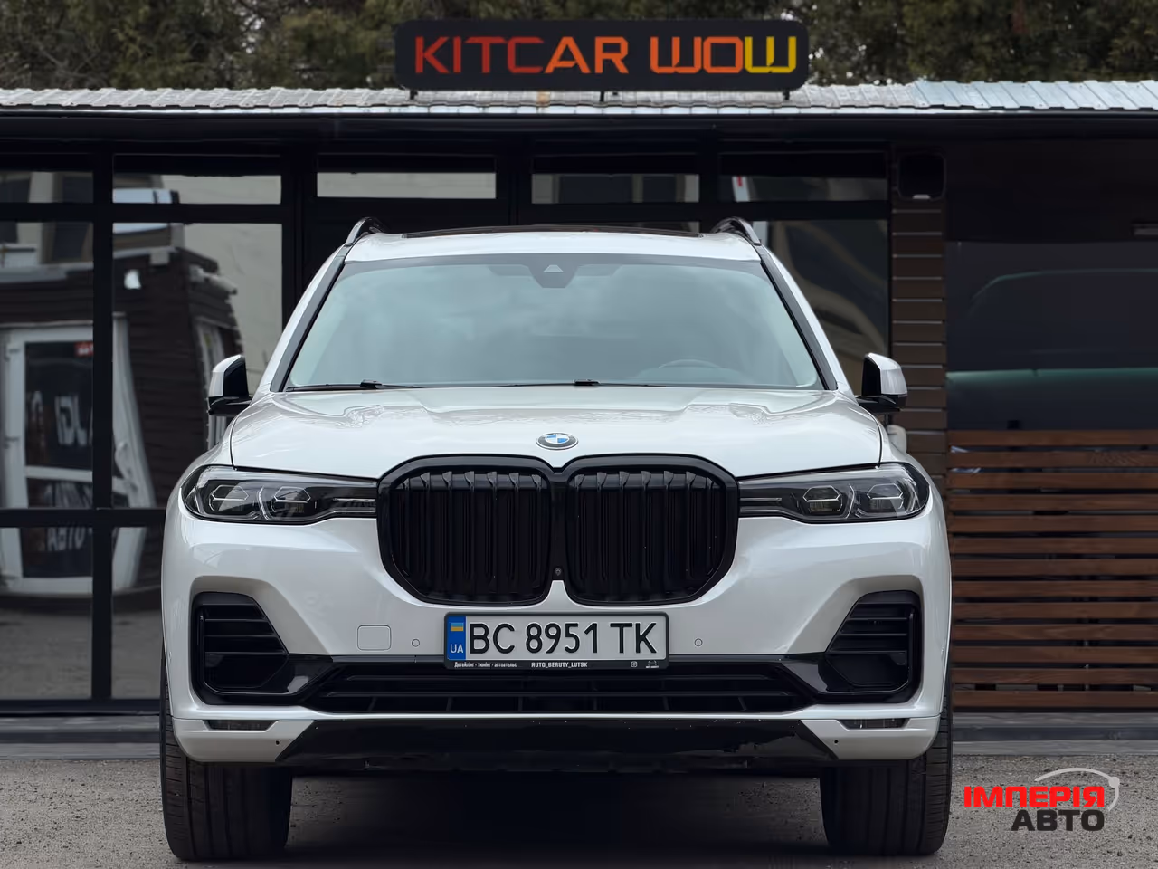 BMW X7 - фото 1