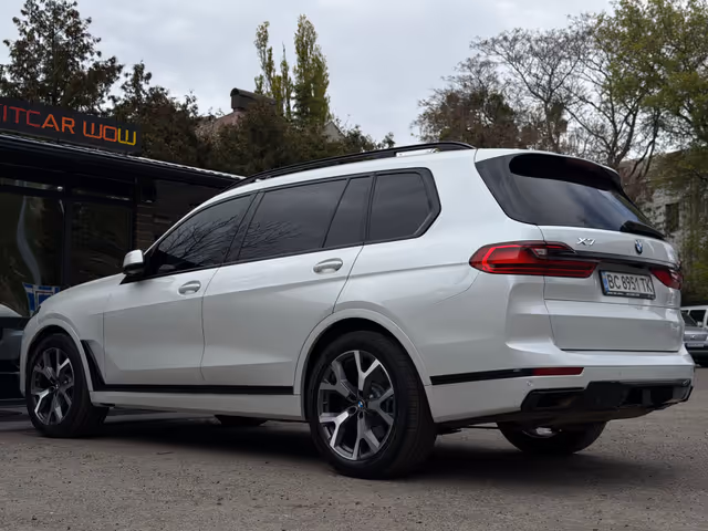 BMW X7 - фото 5