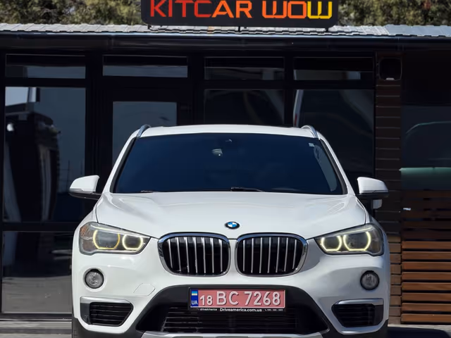 BMW X1 - фото 1